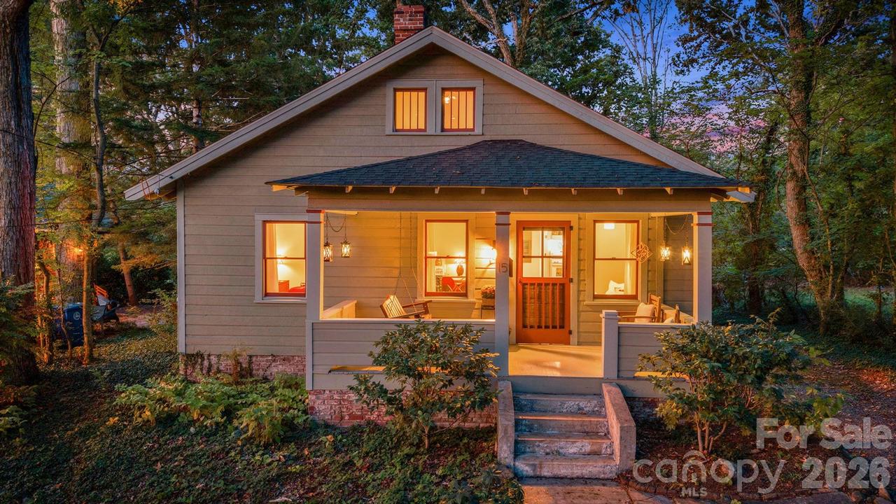 15 Rosewood Ave., Asheville, NC 28801