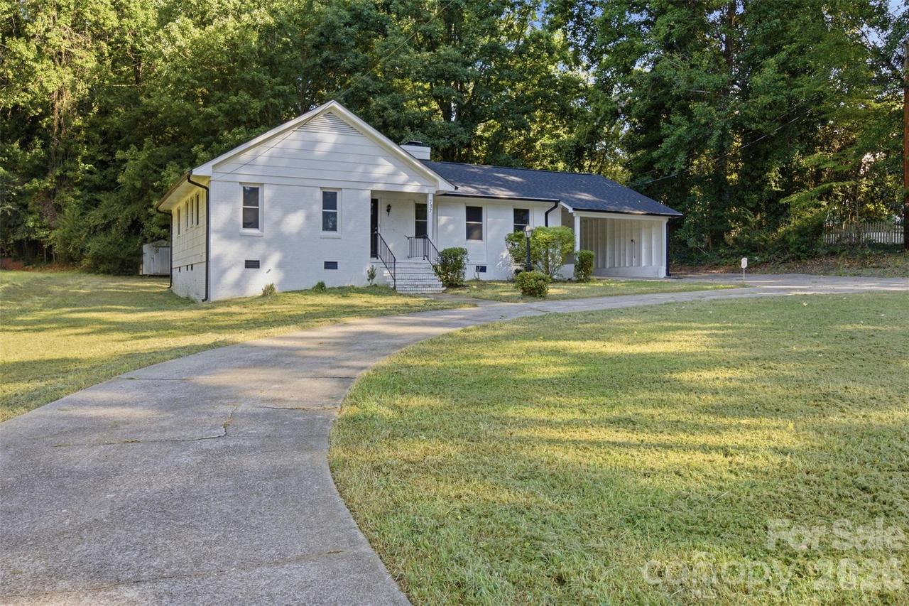 737 Lakeview Dr., Henderson, NC 27536