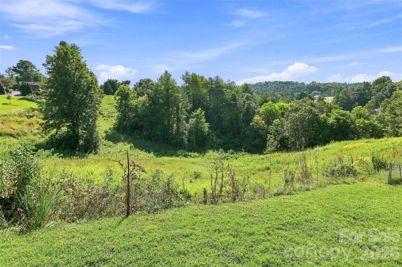 30 Morning Glory Ln., Weaverville, NC 28787