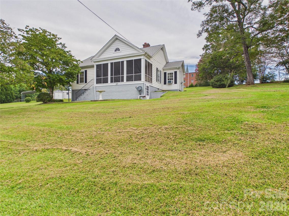 107 Mimosa Ave., Rhodhiss, NC 28630