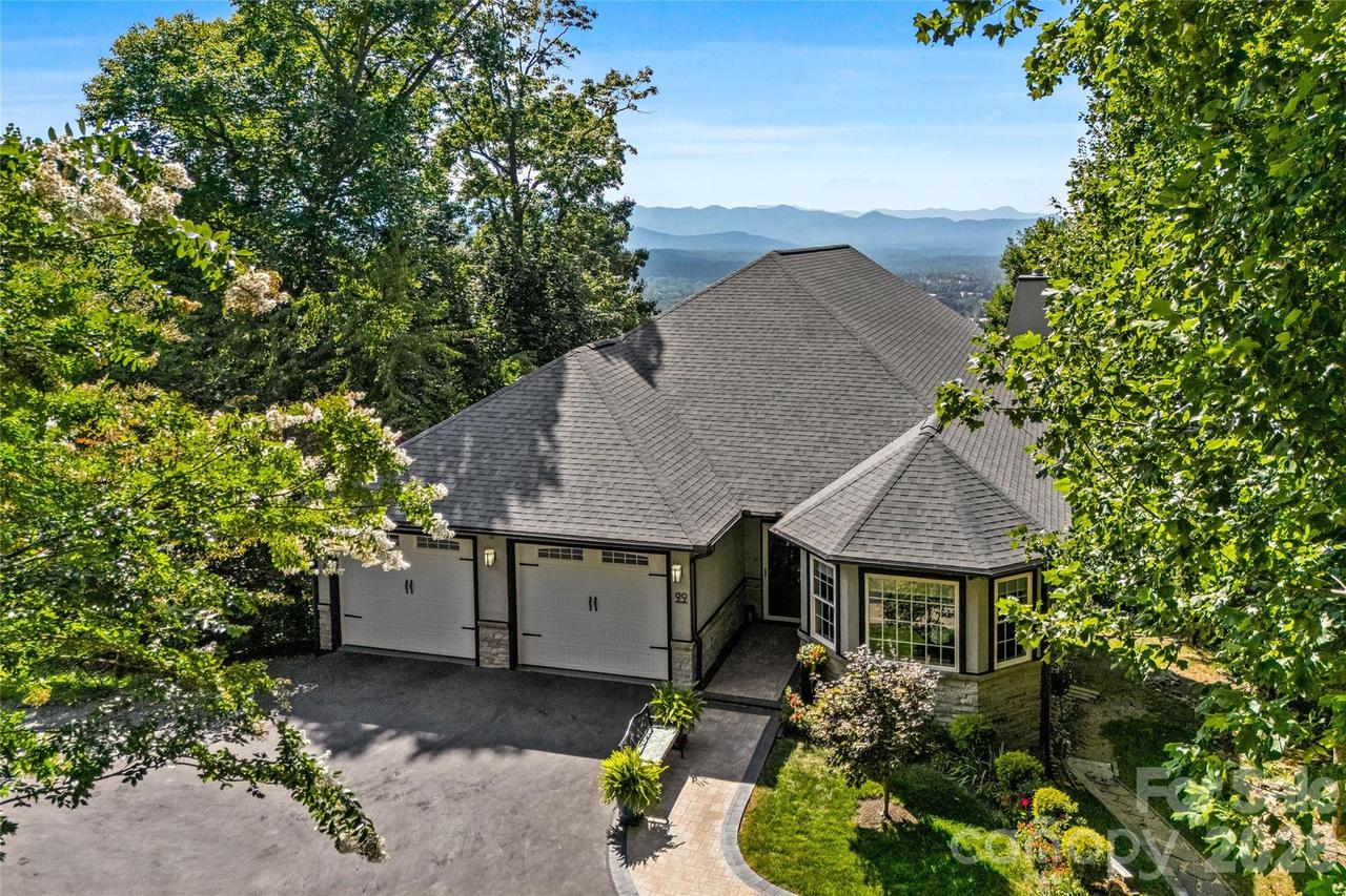 99 Distant View Dr., Asheville, NC 28803