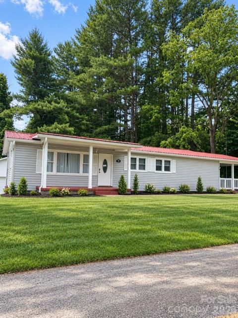 93 Valley View Cir., Waynesville, NC 28786