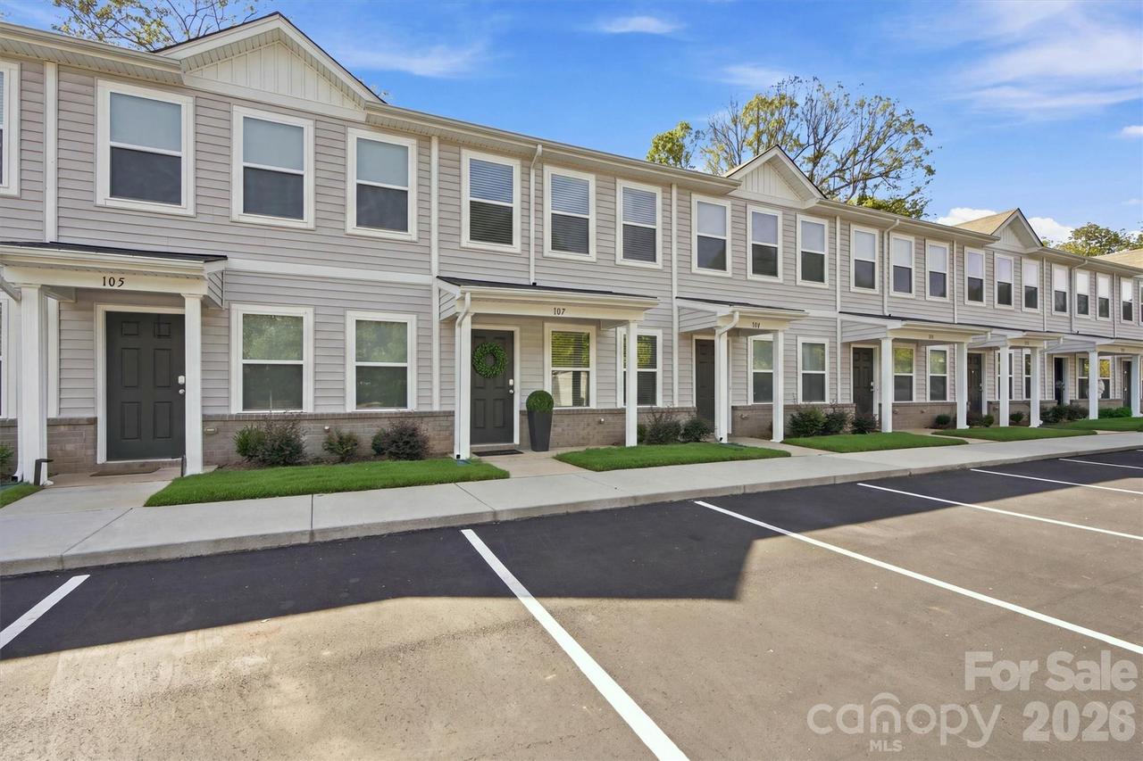 107 Villa Ln. #4, Lincolnton, NC 28092