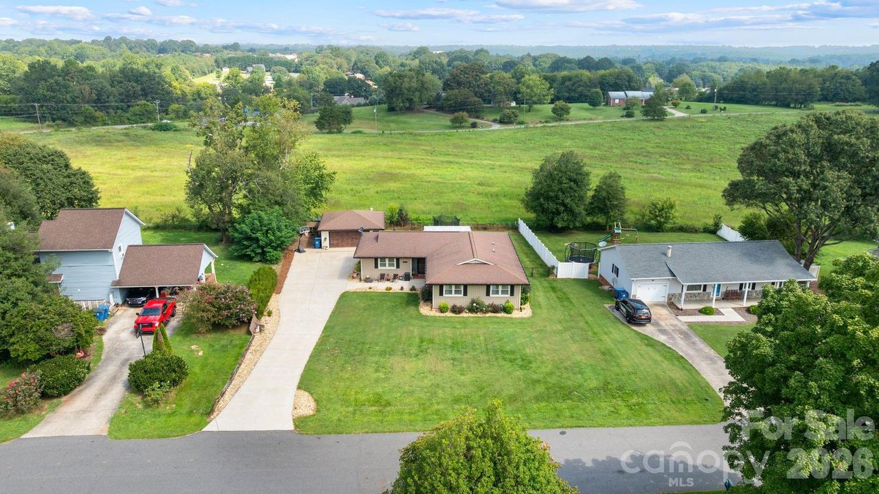 5000 Forest Ridge Dr., Hickory, NC 28602