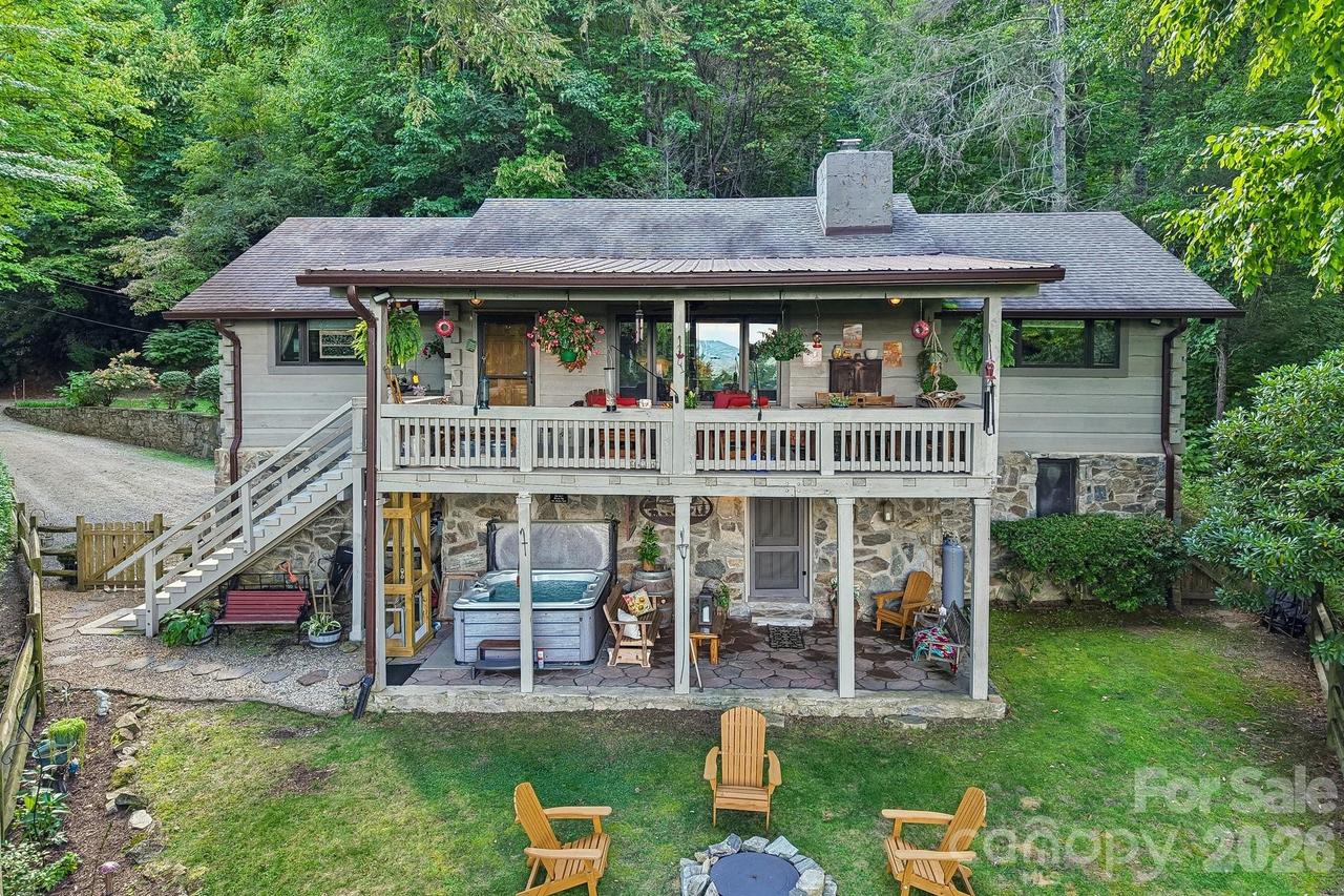 782 Setzer Cove Rd., Maggie Valley, NC 28751