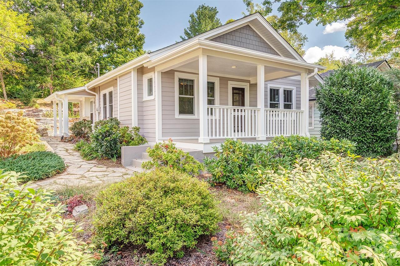11 Temple Ave., Asheville, NC 28804