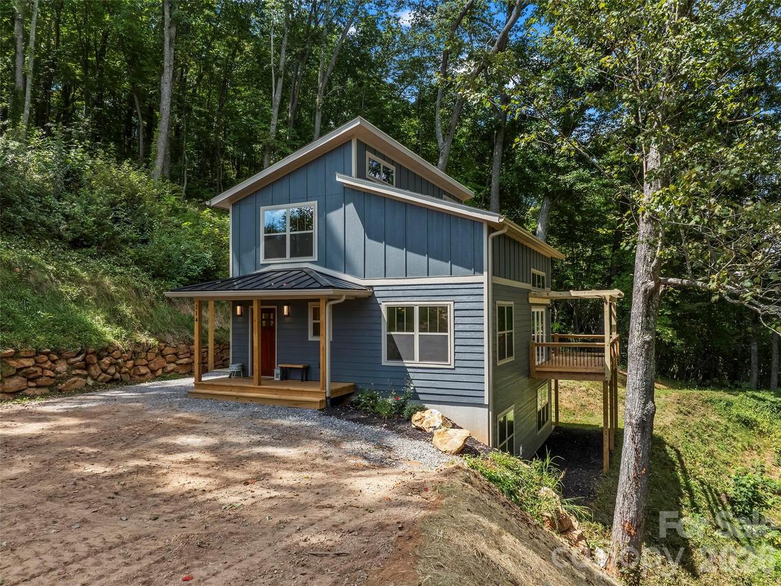 214 Aster Ridge Dr., Waynesville, NC 28786