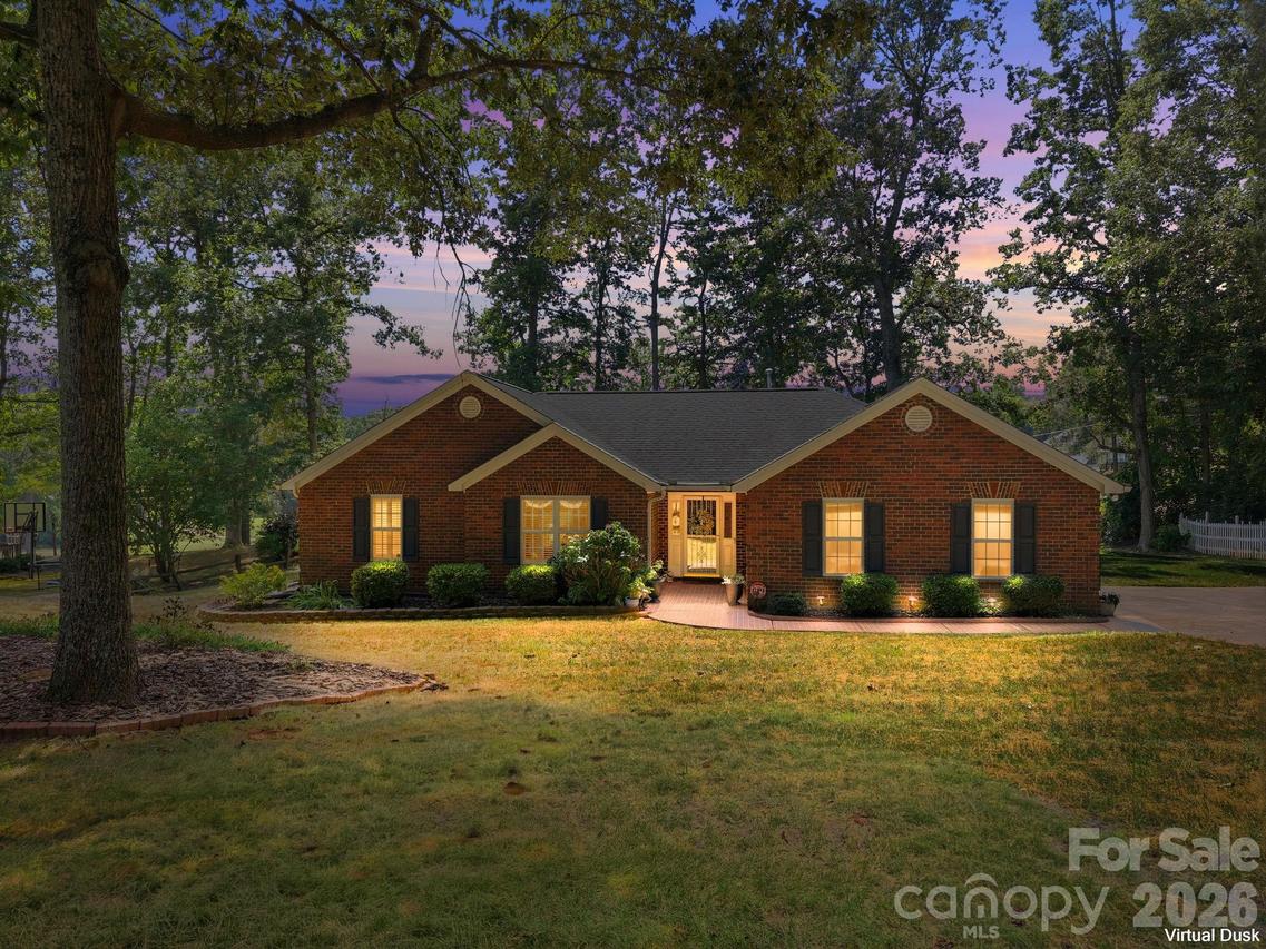 712 Wildwood Dr., Salisbury, NC 28146