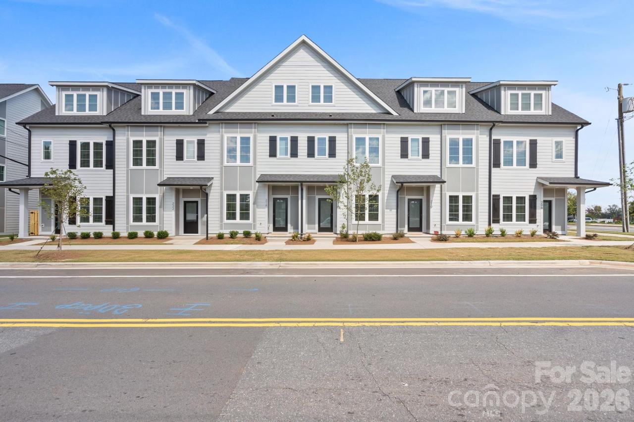 246 Freeland Ln., Charlotte, NC 28217