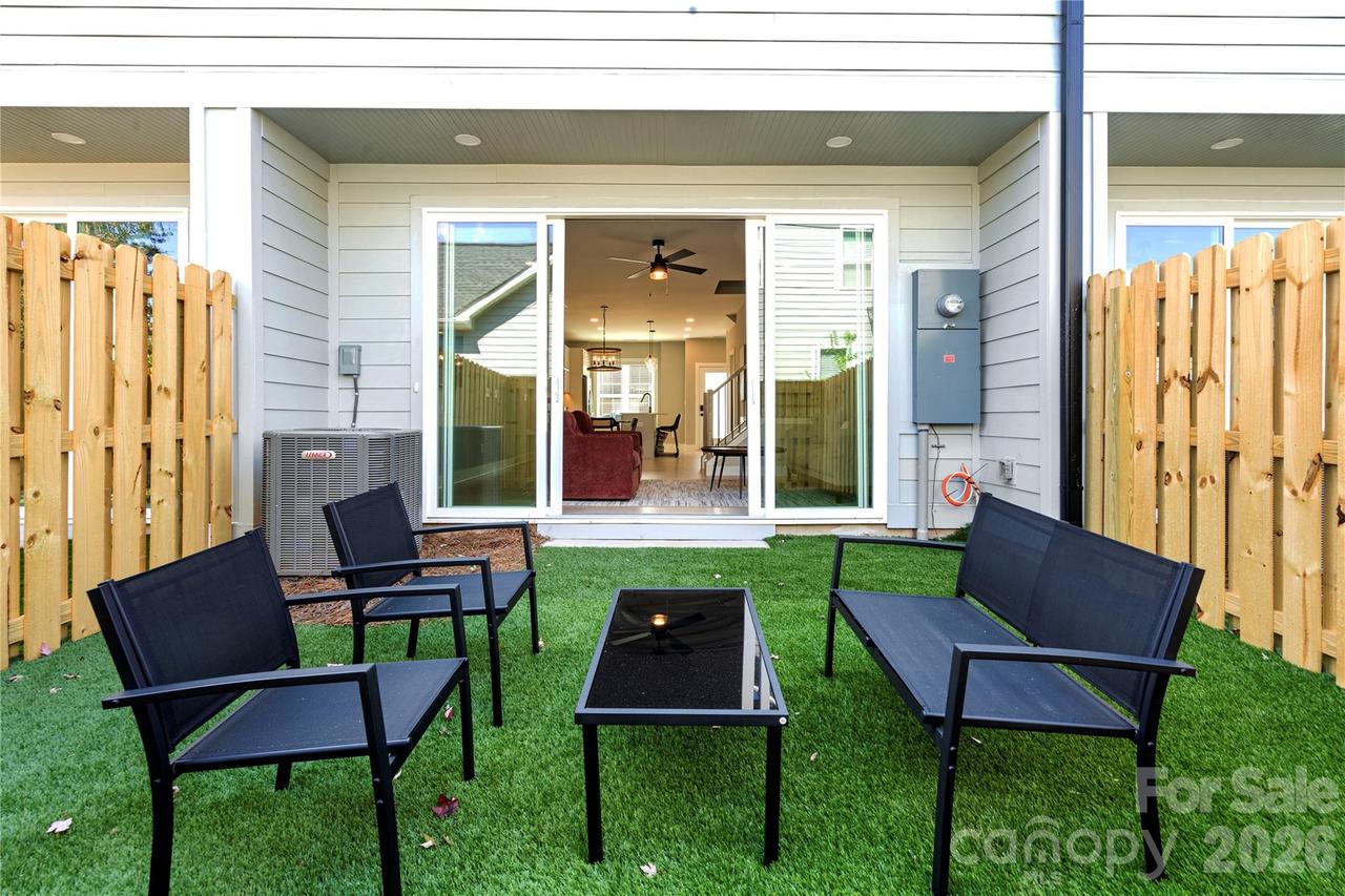 246 Freeland Ln., Charlotte, NC 28217