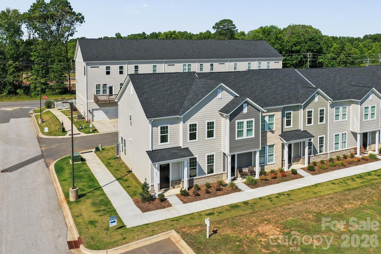 205 Vanguard Ln. #15, Gastonia, NC 28056