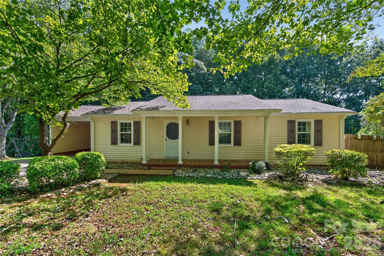 304 Hickory Ln., Salisbury, NC 28147