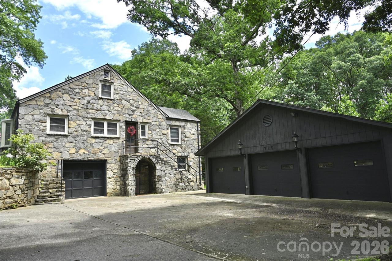 920 Sand Hill Rd., Asheville, NC 28806
