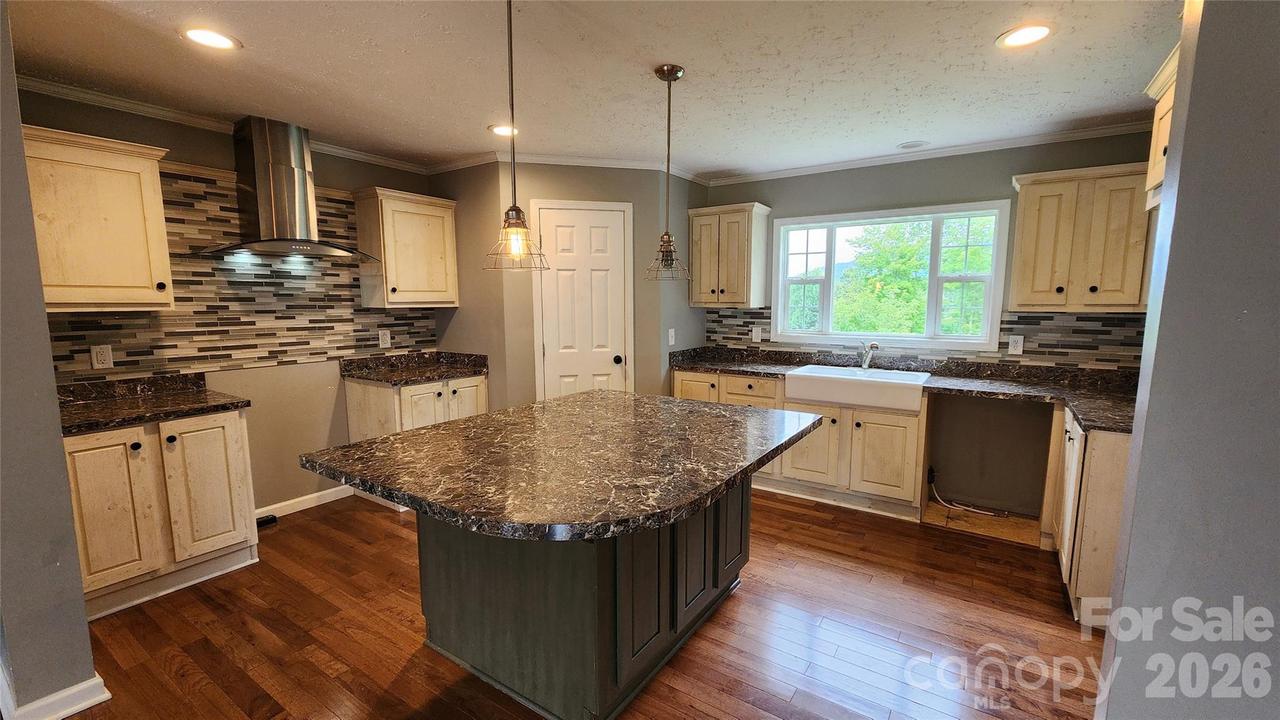 967 Barnardsville Hwy., Weaverville, NC 28787