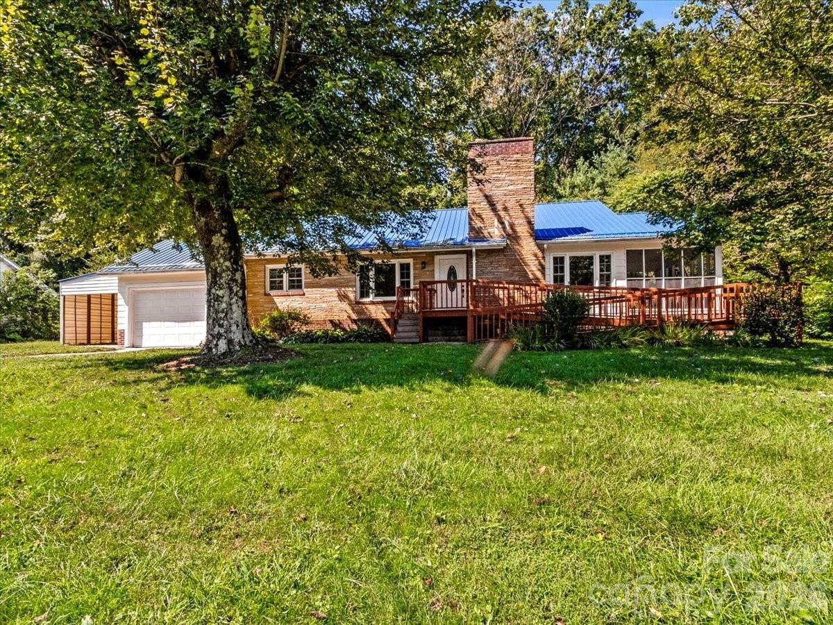 422 Altapass Hwy., Spruce Pine, NC 28777