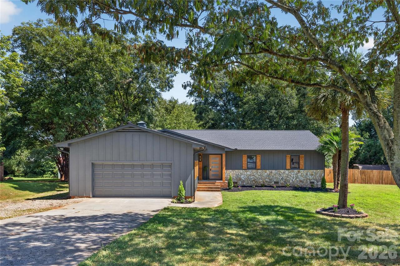 129 Mooreland Rd., Mooresville, NC 28117