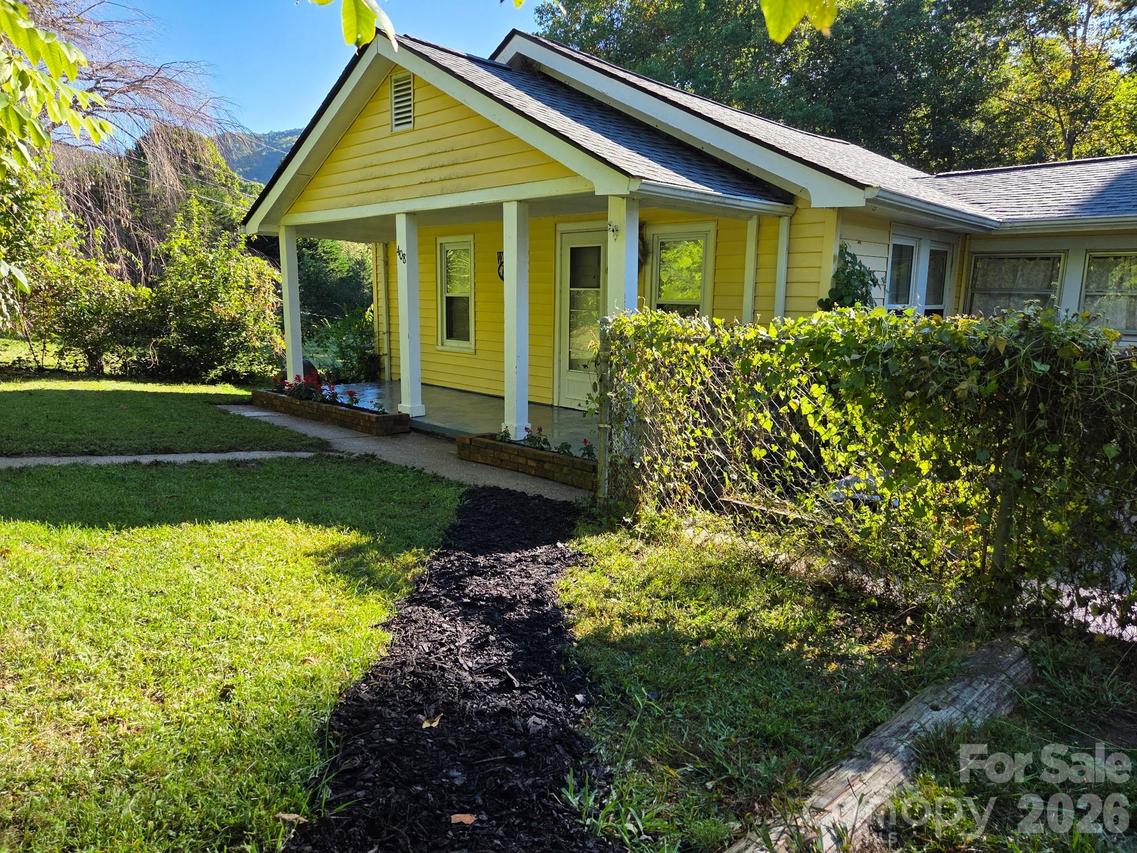 408 Mccoy Cove Rd., Black Mountain, NC 28711
