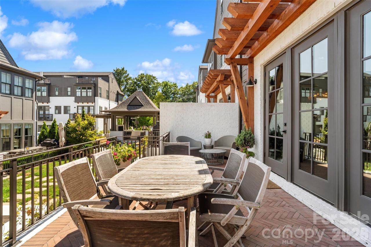 2212 Nolen Ridge Ave., Charlotte, NC 28209