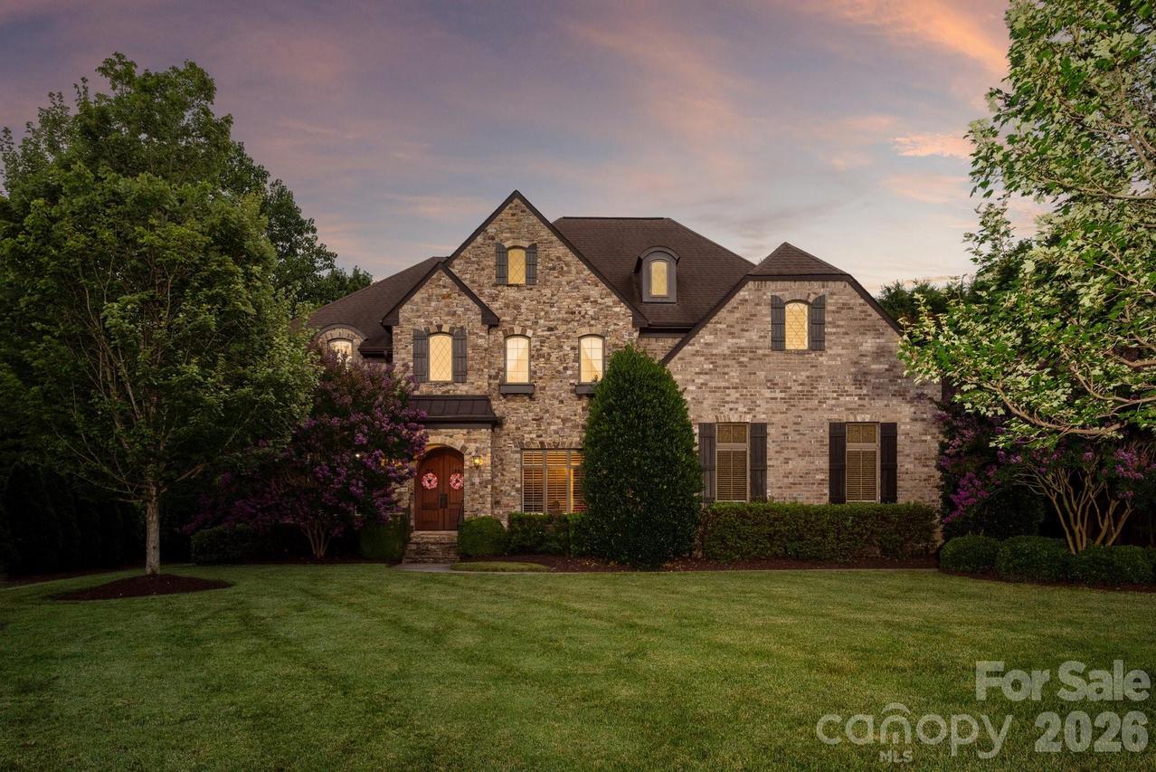 227 Glenmoor Dr., Waxhaw, NC 28173