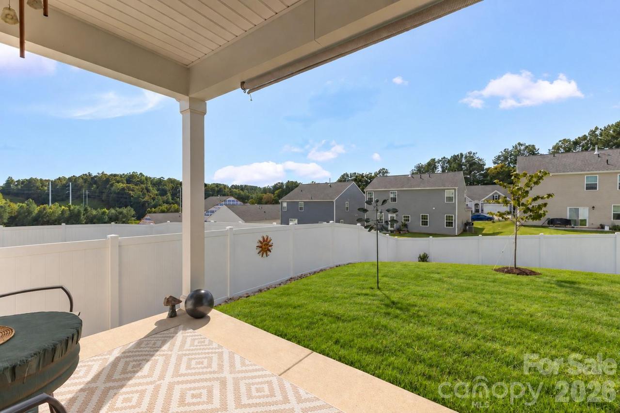 3865 Maxwell Henry Ln., Conover, NC 28613