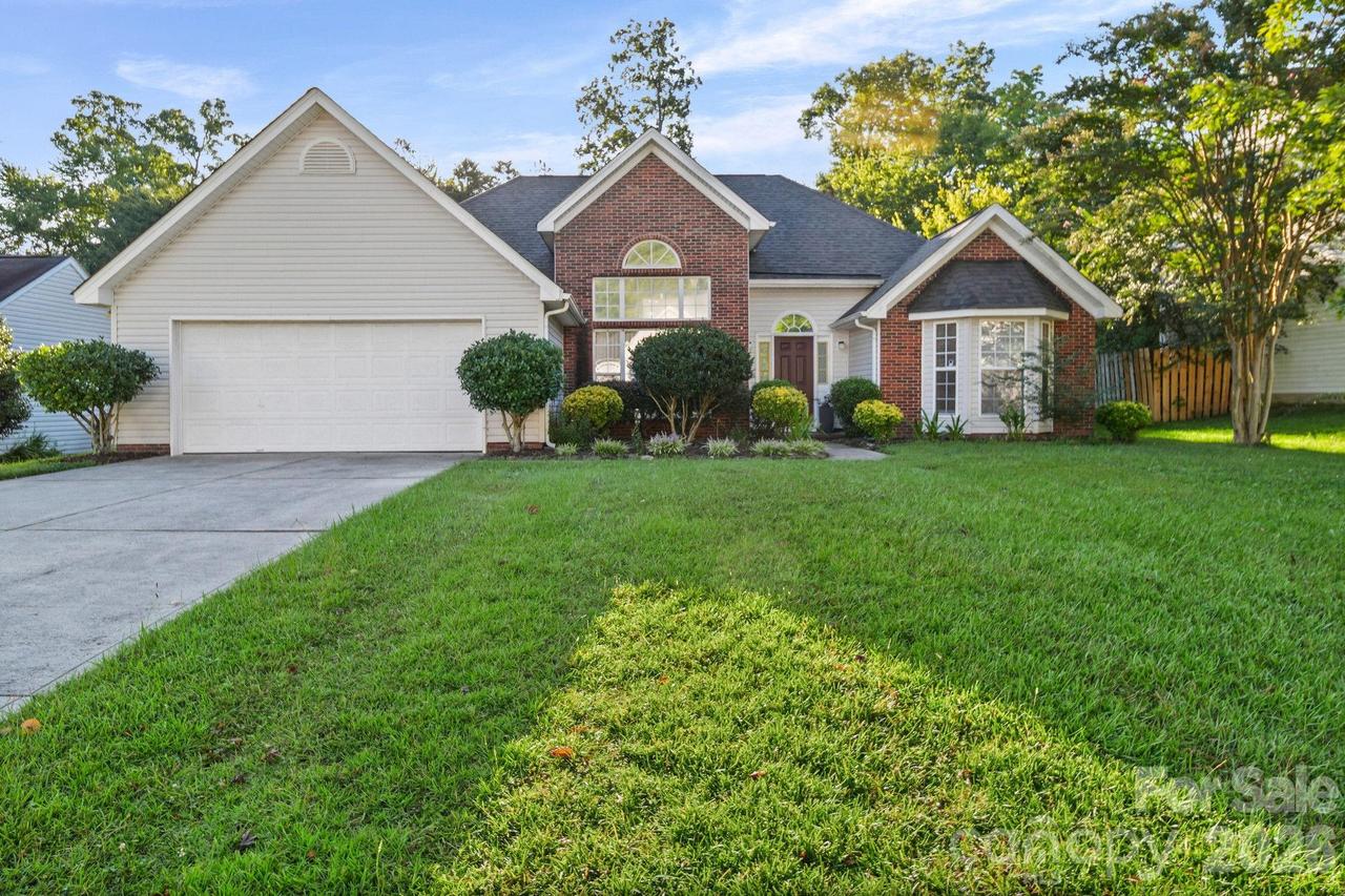 6414 Goldenblush Cir., Charlotte, NC 28269