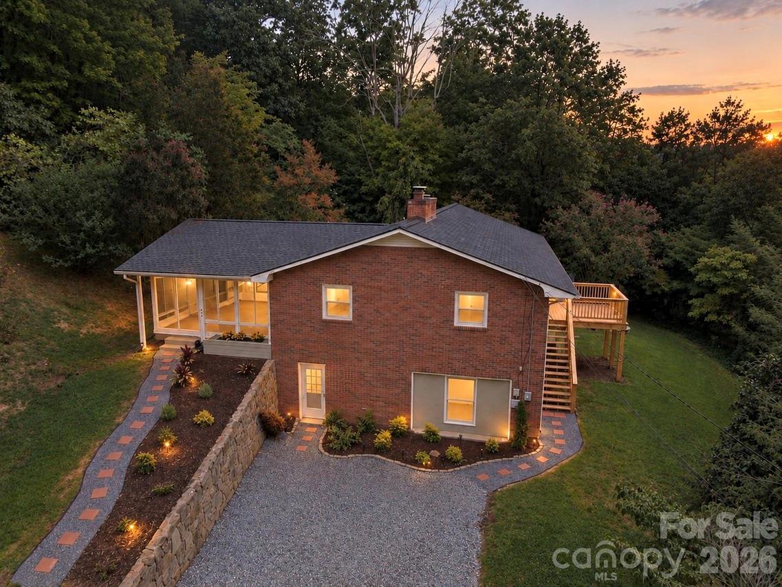 37 Guffey Mountain Rd., Fairview, NC 28730
