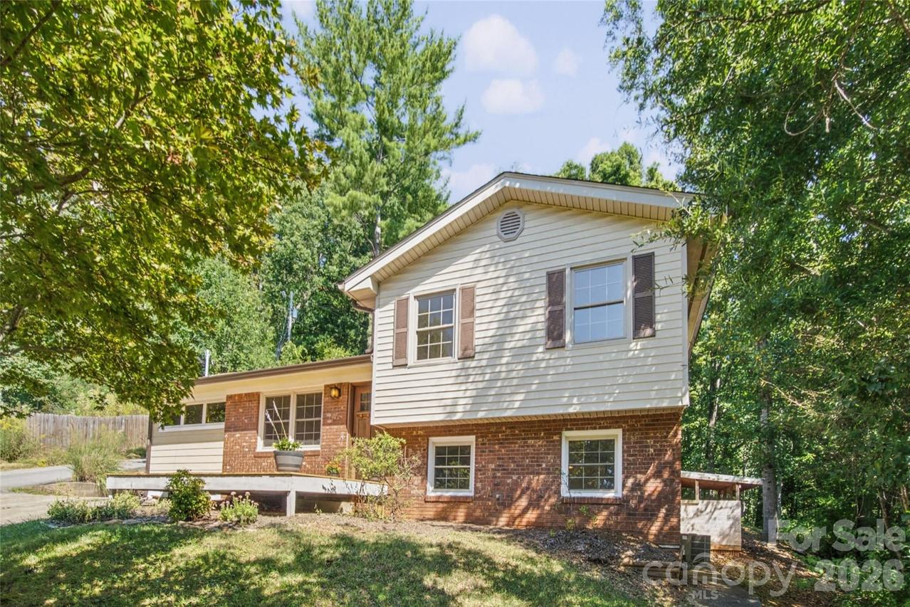 35 Clement Dr., Asheville, NC 28805