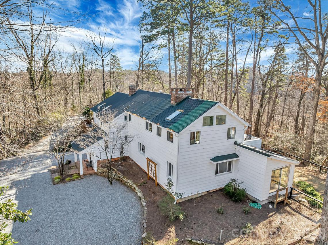 566 Canebrake Rd., Tryon, NC 28782