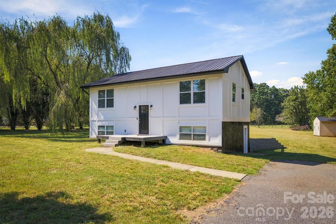 2646 Icard Rhodhiss Rd., Connelly Springs, NC 28612