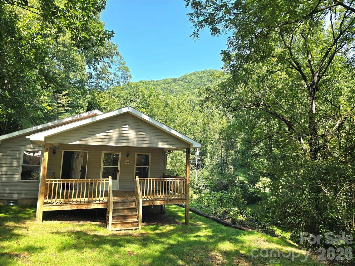 141 Silver Fox Dr., Cullowhee, NC 28723
