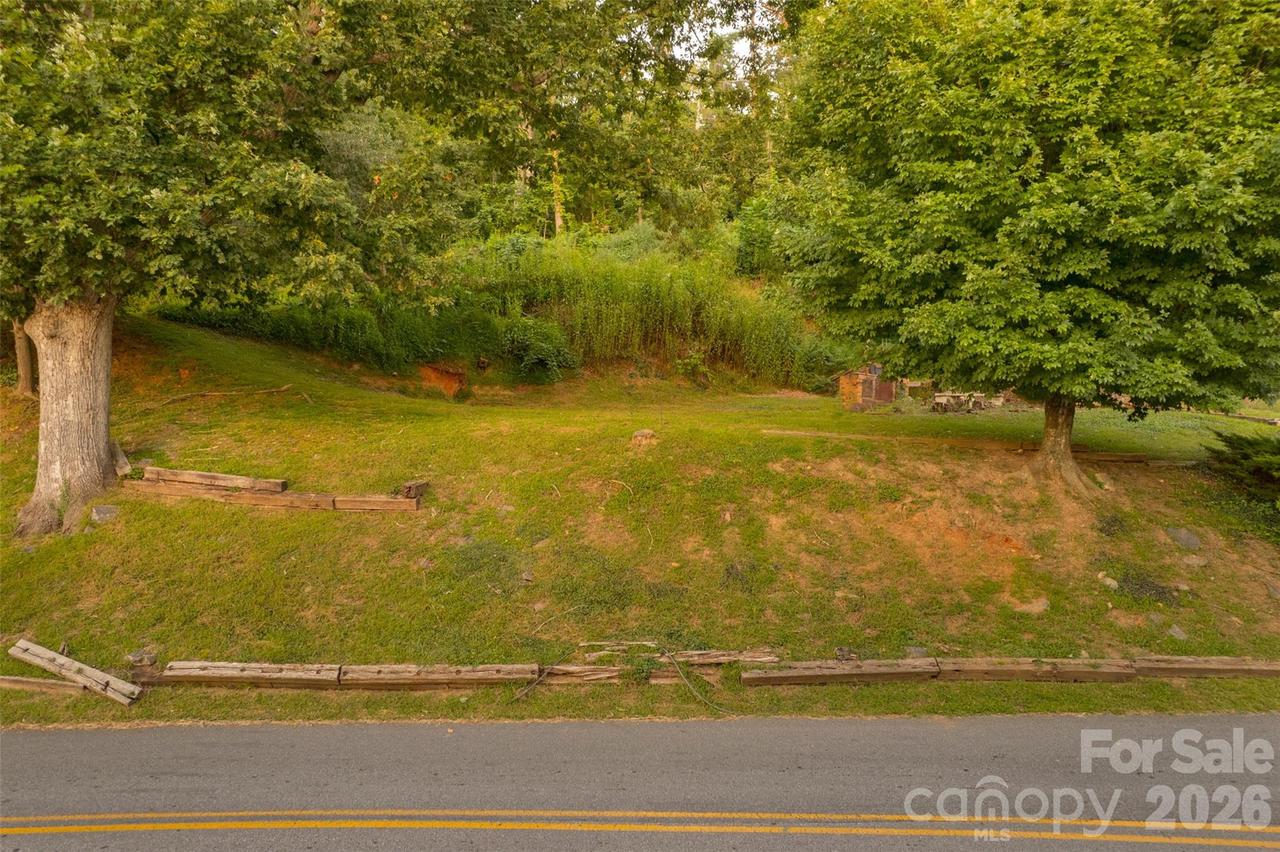 474 College St., Asheville, NC 28801