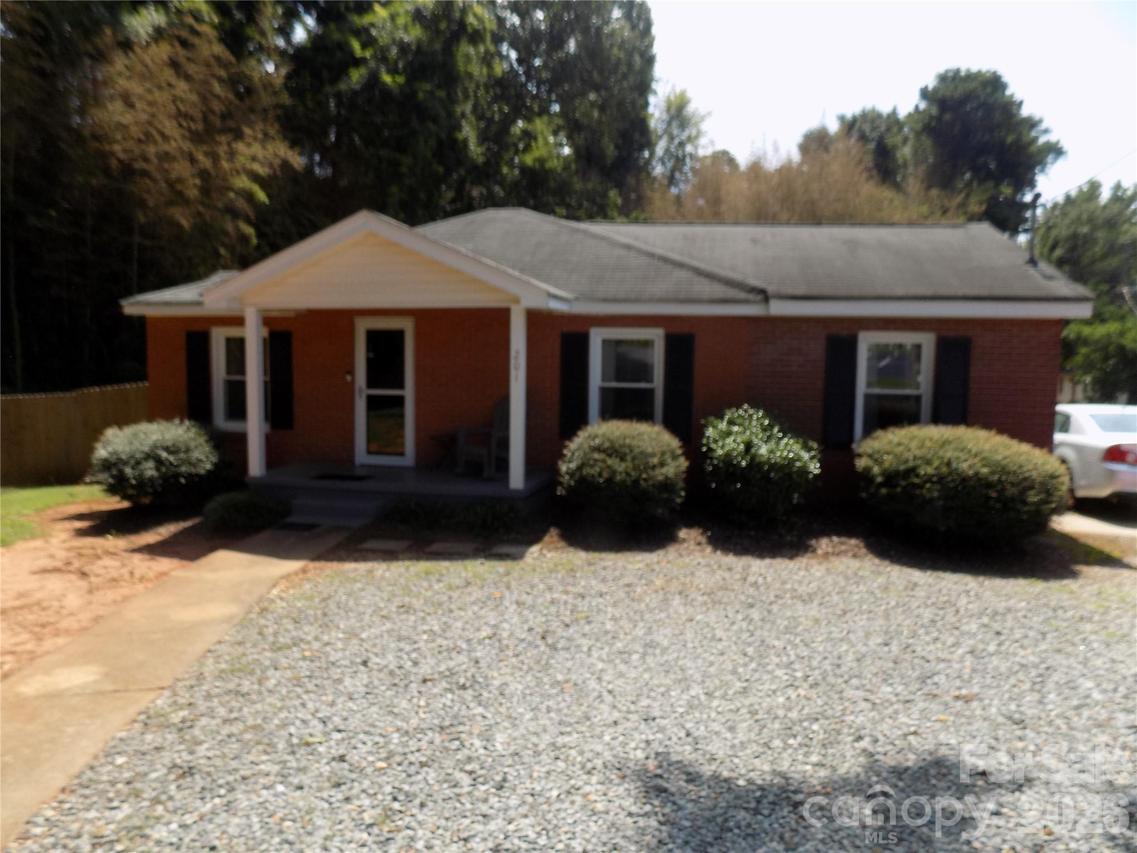201 Horsley Ave., Belmont, NC 28012