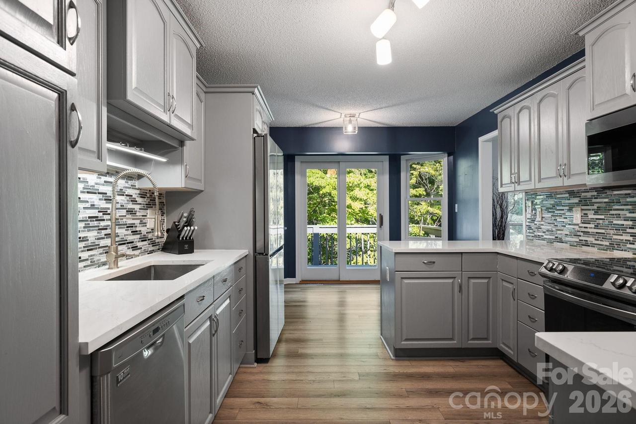 42 Gaston Mountain Rd., Asheville, NC 28806