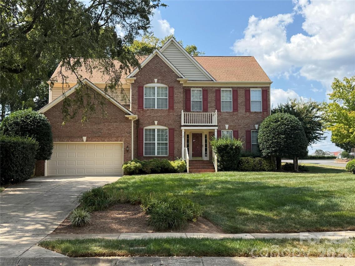704 Meadow Lake Dr., Matthews, NC 28105