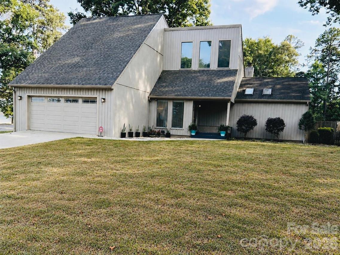 496 17th Avenue Dr., Hickory, NC 28601