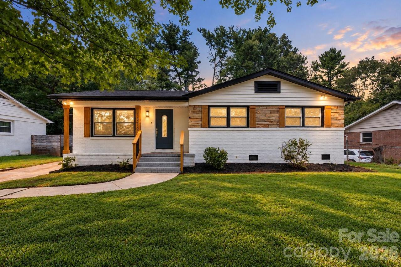 1539 Starbrook Dr., Charlotte, NC 28210