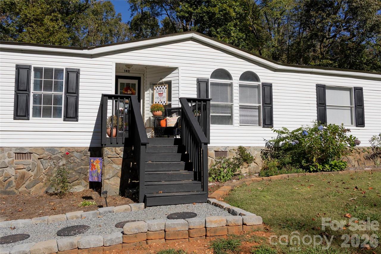 140 High Ridge Cir., Maiden, NC 28650