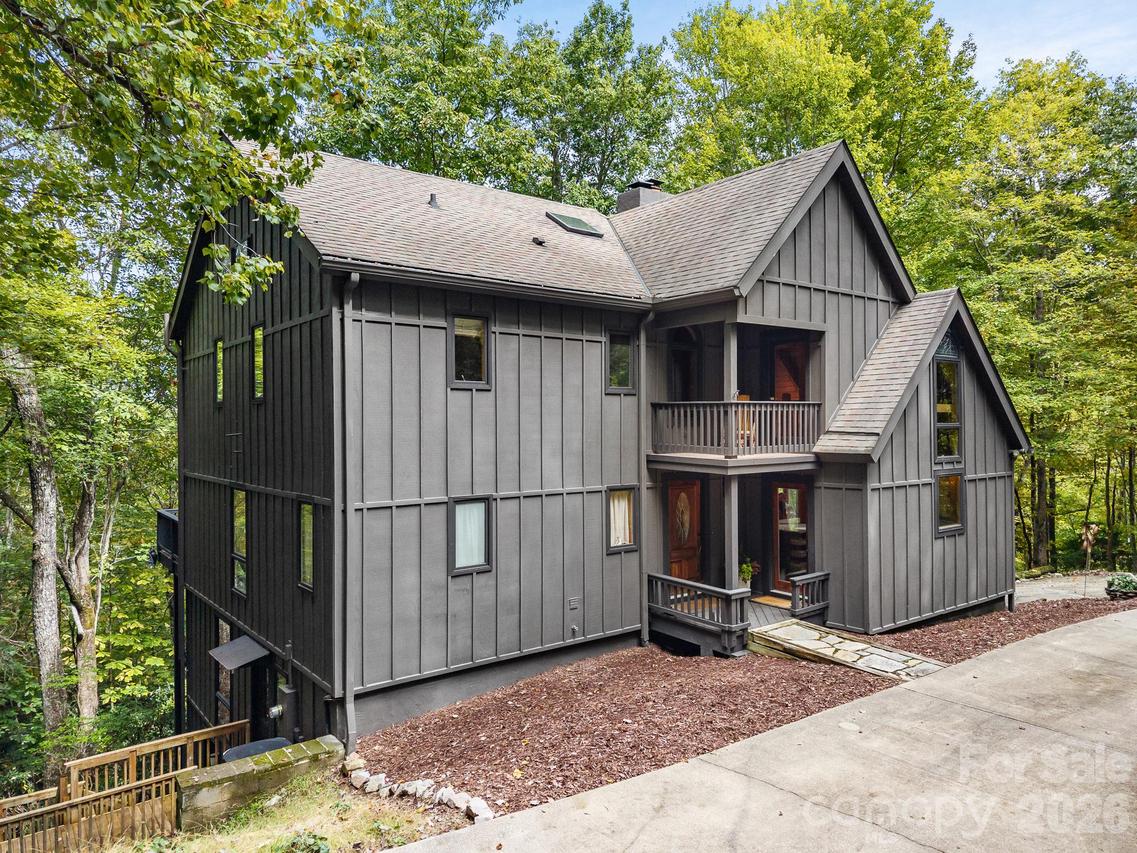 148 Tsisqua Cir., Brevard, NC 28712