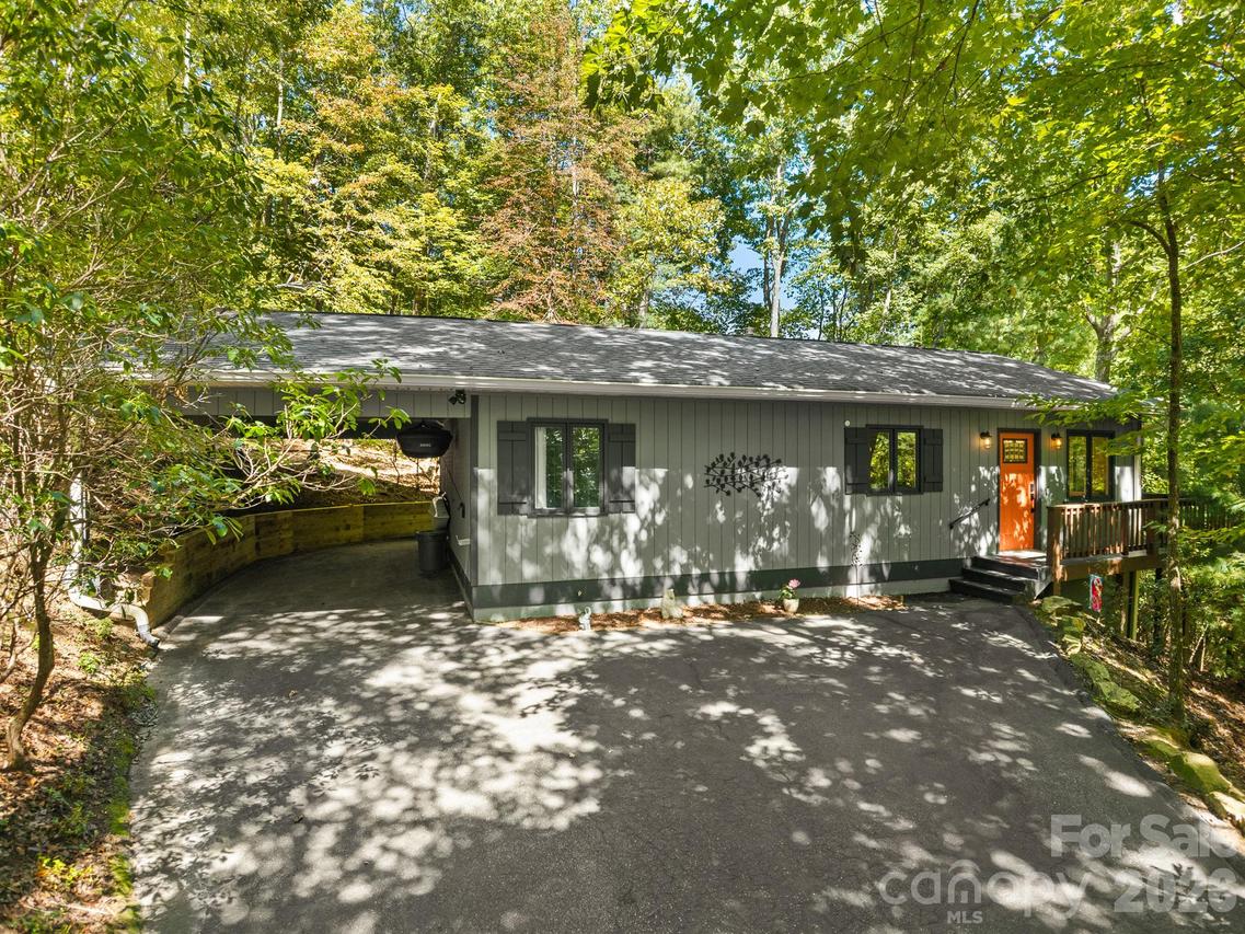 1238 Soquili Dr., Brevard, NC 28712