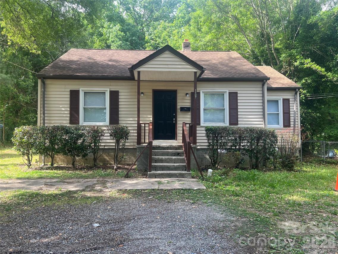 1107 W Davidson Ave., Gastonia, NC 28052