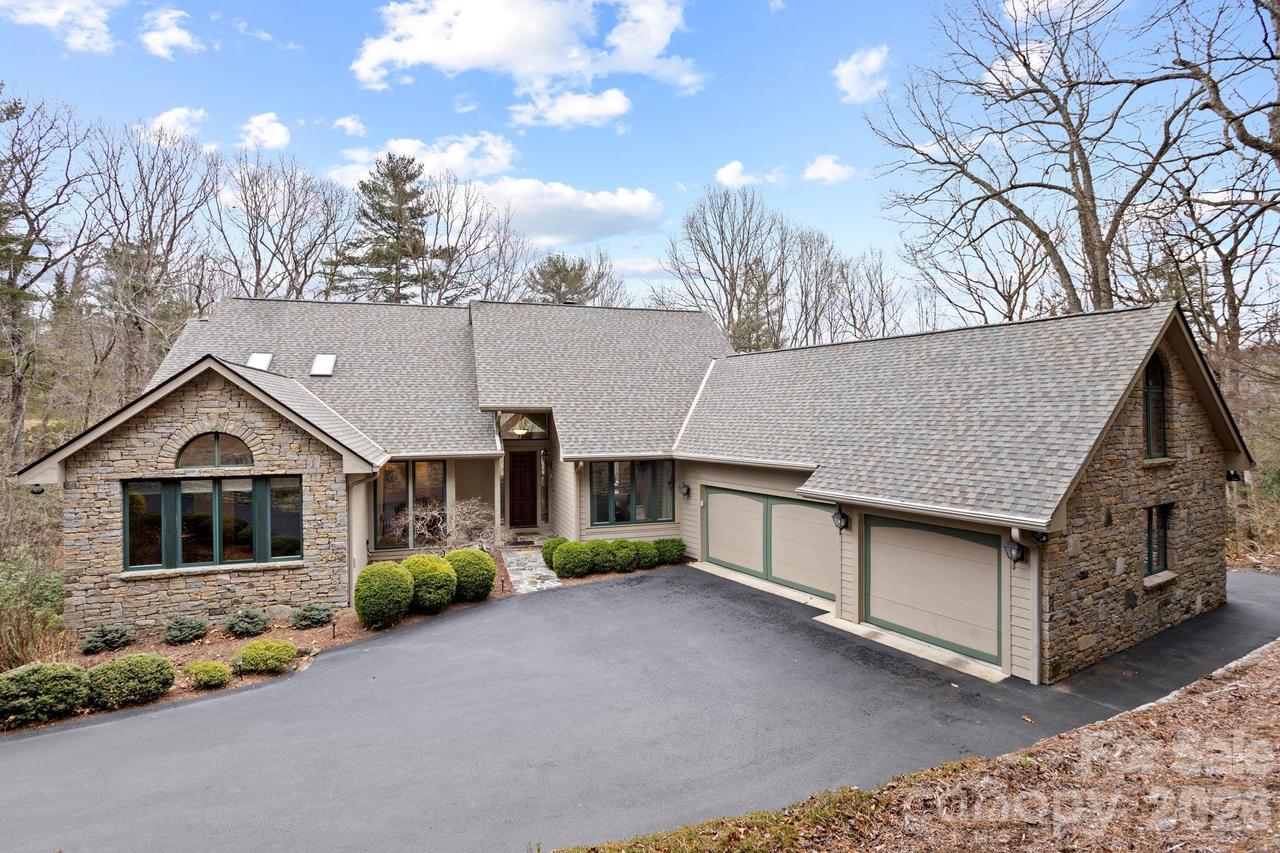 175 Overlook Dr., Flat Rock, NC 28731