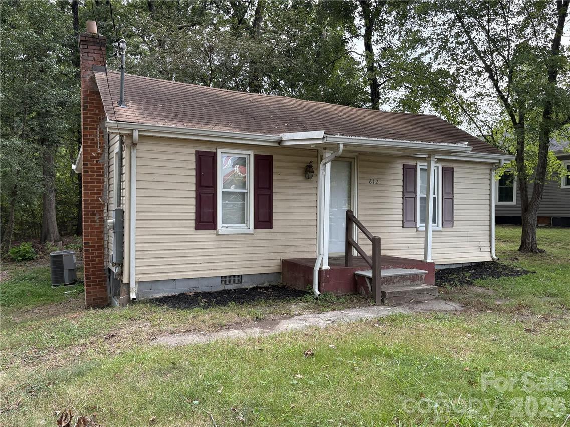 612 24th St., Hickory, NC 28602