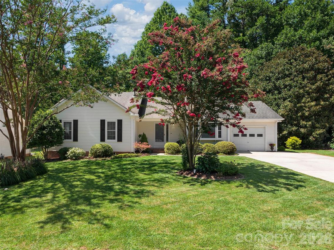 22 Southchase Dr., Fletcher, NC 28732