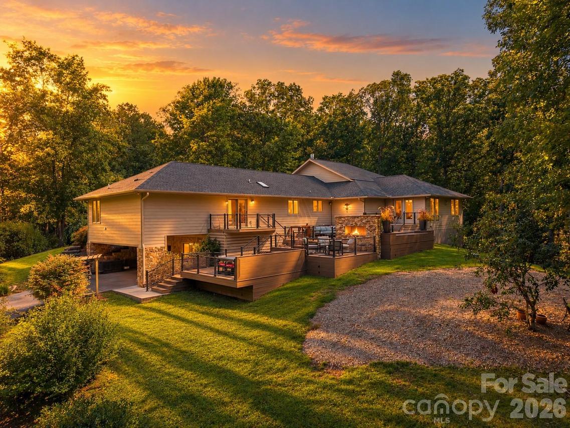 625 Echo Valley Dr., Bryson City, NC 28713