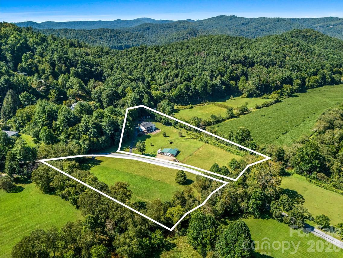 202 Morgan Dr., Penrose, NC 28766