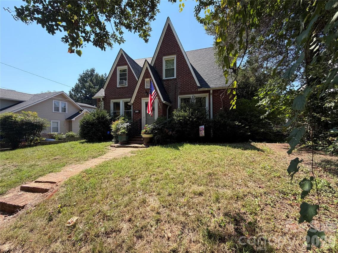 177 W 6th St., Rutherfordton, NC 28139