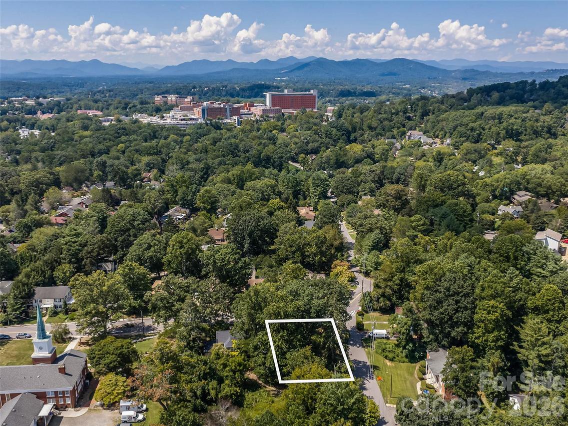 145 Kenilworth Rd., Asheville, NC 28803