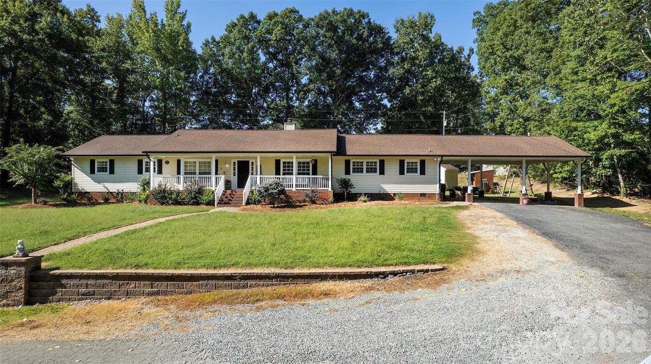 717 Pilgrim Forest Dr., Monroe, NC 28110