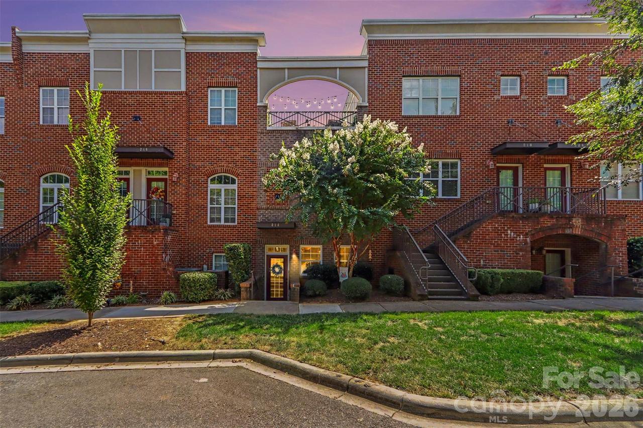 214 Harbour Place Dr., Davidson, NC 28036