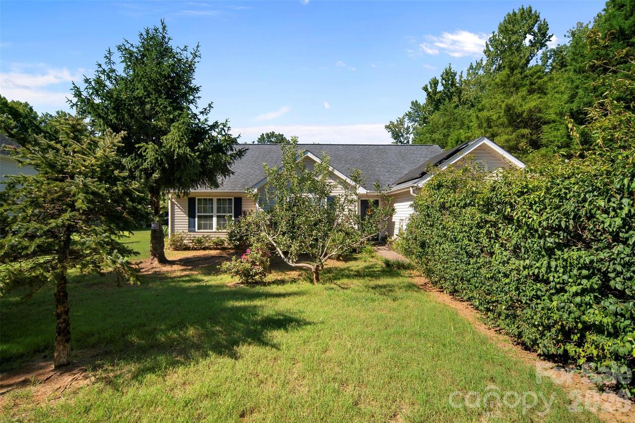 8721 Brookstead Meadow Ct., Charlotte, NC 28215